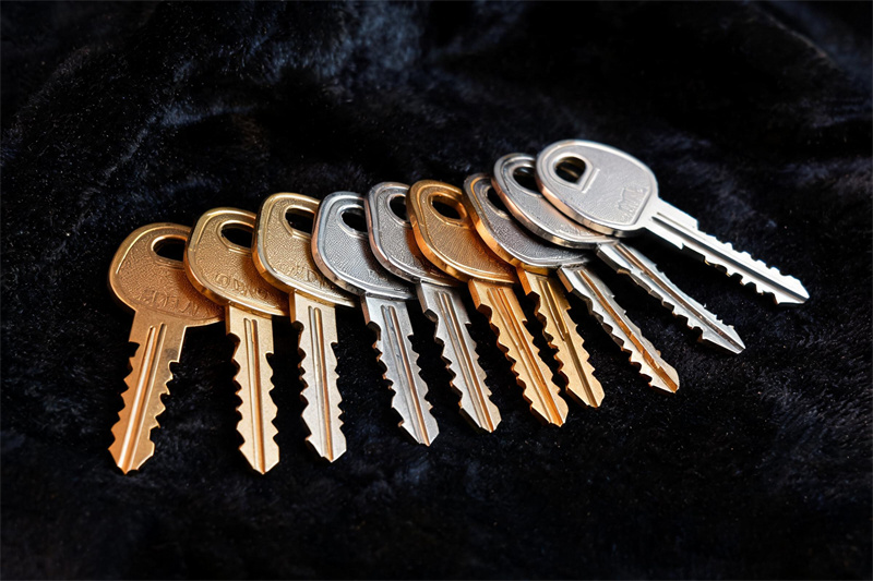 克拉玛依 钥匙断在锁孔里怎么办?老 locksmith 教你3招自救不求人